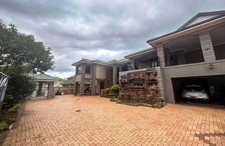 6 Bedroom House in Somerset Park