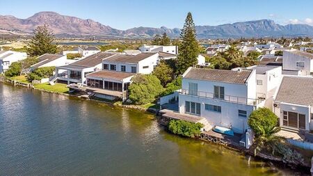 3 Bedroom house to rent in Marina Da Gama, Cape Town
