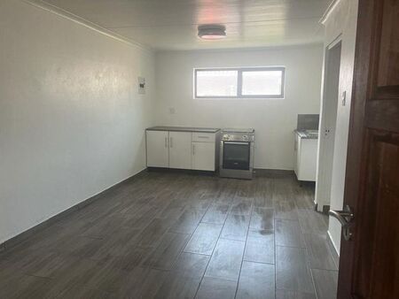 1 Bedroom bachelor flat to rent in Secunda