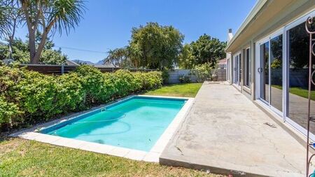 4 Bedroom house to rent in Paarl North