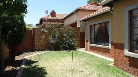 3 Bedroom cluster to rent in Summerset, Midrand