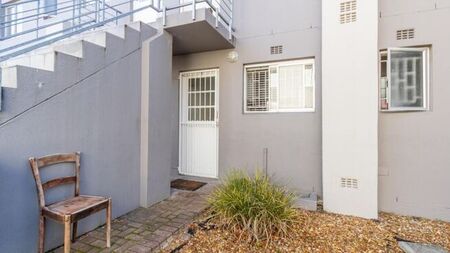 2 Bedroom apartment to rent in Paarl South
