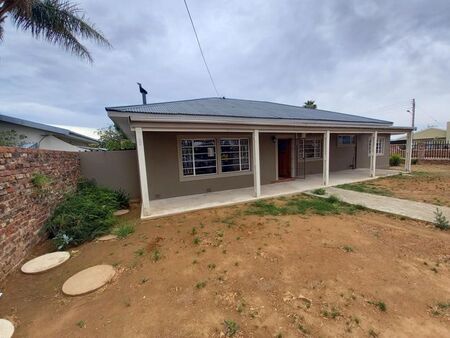 4 Bedroom house to rent in West Bank, Oudtshoorn