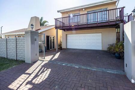 1 Bedroom Apartment in Gonubie