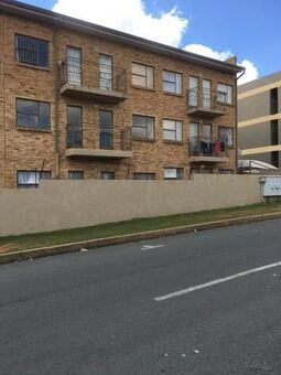 2 Bedroom Apartment in Krugersdorp Central