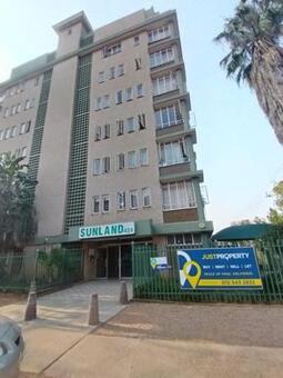 2 Bedroom Flat in Sunnyside