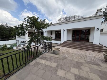 5 Bedroom House in Waterkloof Ridge