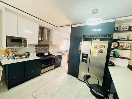 3 Bedroom Townhouse in Amandasig