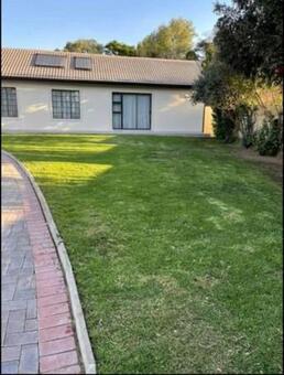 1 Bedroom House in Gallo Manor