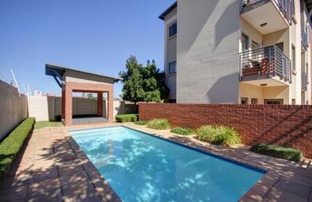 Bachelor apartment in Ferndale