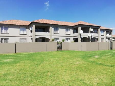 2 Bedroom Townhouse in Northcliff