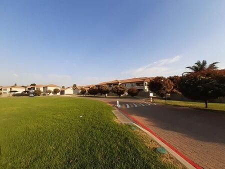 2 Bedroom Townhouse in Northcliff