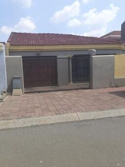 3 Bedroom House in Naturena