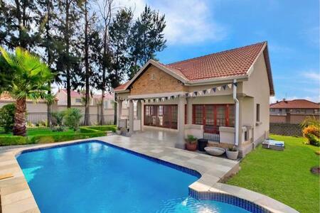 2 Bedroom Apartment in Fourways