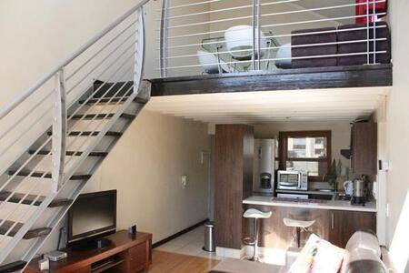 1 Bedroom Apartment in Sunninghill