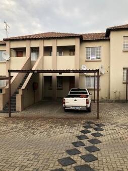 2 Bedroom Townhouse in Elspark