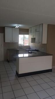 2 Bedroom Flat in Lakefield