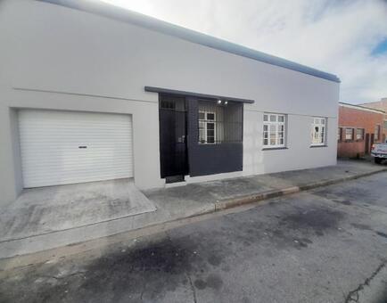 1 Bedroom Apartment in North End