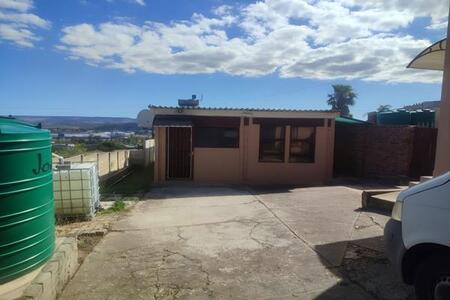 1 Bedroom House in Van Riebeeck Heights