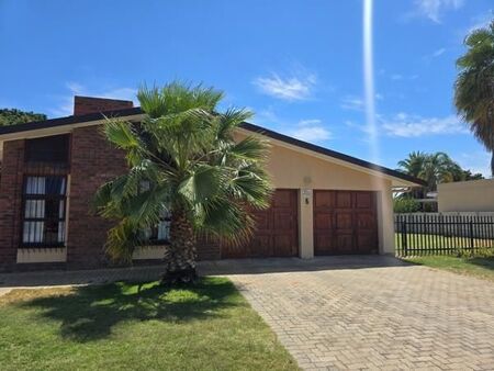 4 Bedroom House in Vredendal