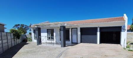 3 Bedroom House in Port Owen