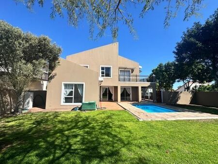 4 Bedroom House in Port Owen