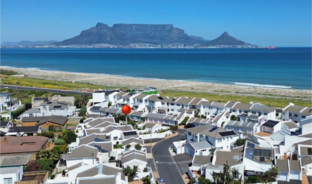 3 Bedroom House in Bloubergrant