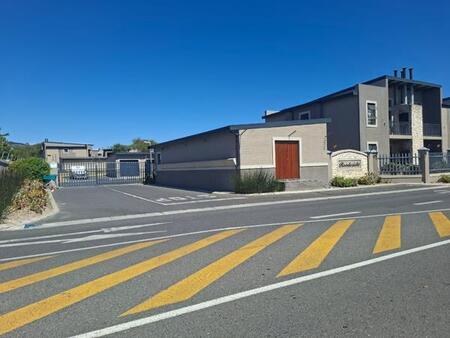 2 Bedroom Apartment in Burgundy Estate