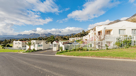 2 Bedroom Apartment in Mountainside