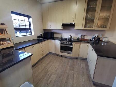 4 Bedroom House in Heldervue