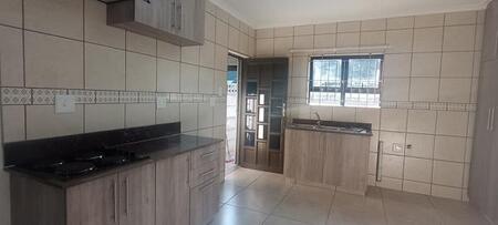 2 Bedroom House in Arboretum