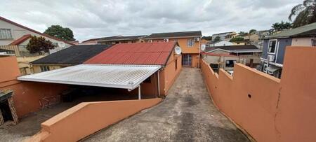 3 Bedroom Simplex in Stonebridge