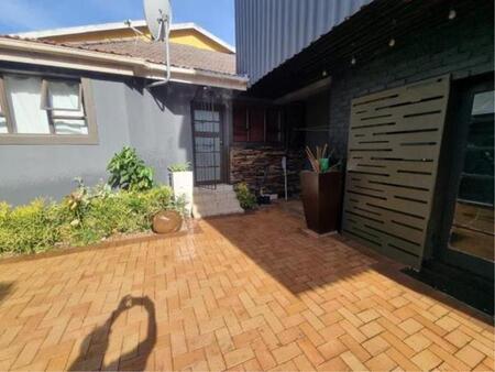 2 Bedroom Apartment in Essenwood