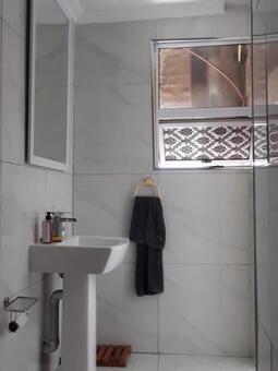 1 Bedroom Apartment in Musgrave