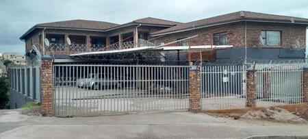 2 Bedroom Apartment in Clare Estate