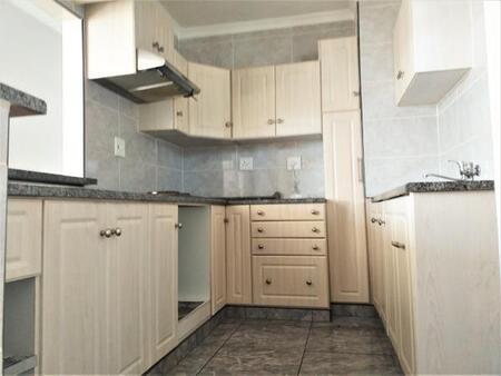 2 Bedroom Apartment in Amanzimtoti