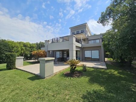 4 Bedroom Apartment in Palm Lakes Estate