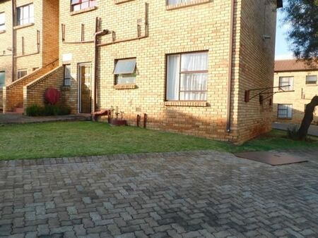 2 Bedroom Apartment in Wilgeheuwel