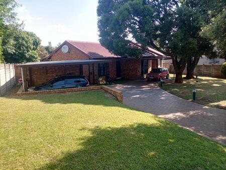 3 Bedroom House in Allens Nek