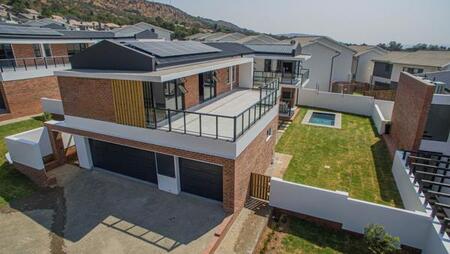 5 Bedroom House in Amorosa