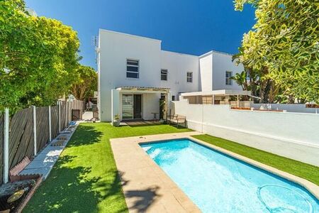 3 Bedroom duplex townhouse - freehold to rent in Marina Da Gama, Cape Town