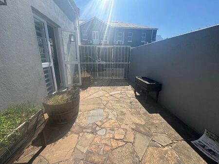 4 Bedroom house to rent in Claremont, Cape Town