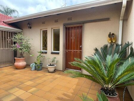 2 Bedroom cottage to rent in Glen Marais, Kempton Park