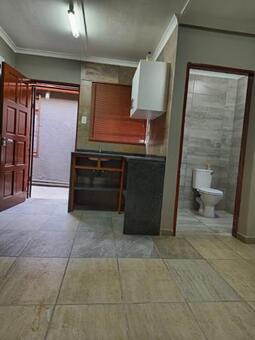 1 Bedroom House in Kensington