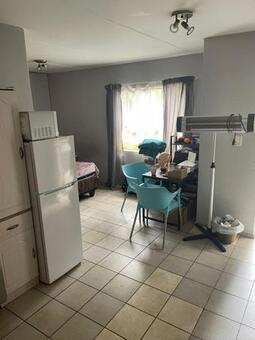 Bachelor apartment in Braamfontein