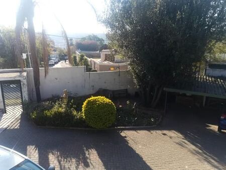 3 Bedroom House in Kensington