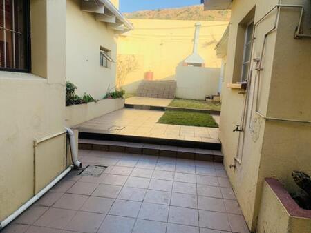 1 Bedroom House in Bezuidenhout Valley