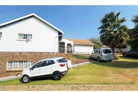 1 Bedroom Garden Cottage in Cyrildene