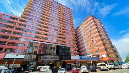 3 Bedroom Apartment in Joubert Park