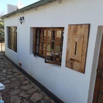 1 Bedroom Garden Cottage in Kensington